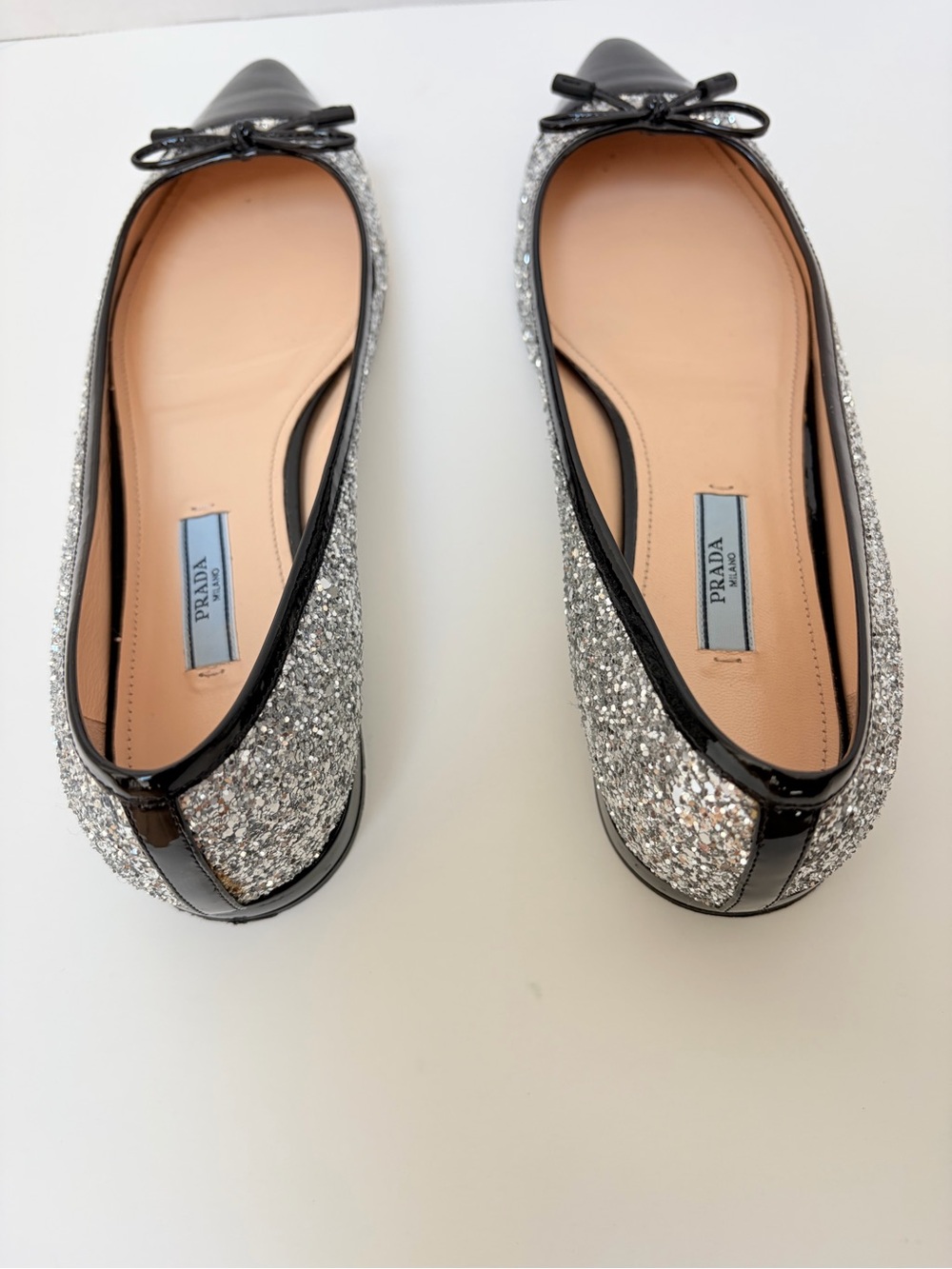Prada Glitter Ballet Flats Pointed Toe Bow Patent Leather Silver Black Size 38.5 - Picture 9 of 15